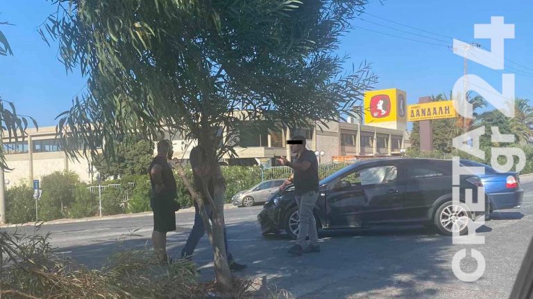 Σφοδρή σύγκρουση οχημάτων στο Ηράκλειο