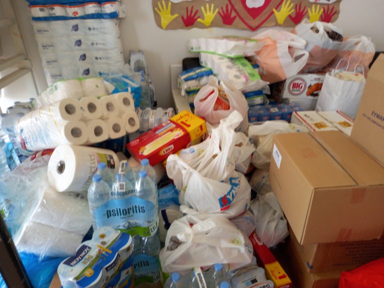 Τεράστια η ανταπόκριση των Κρητικών στη συγκέντρωση τροφίμων για τους πυρόπληκτους