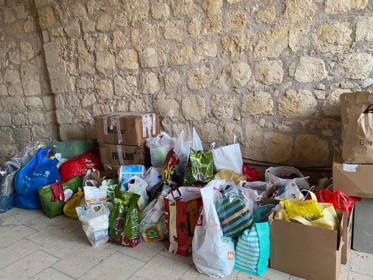 Συγκινητική η ανταπόκριση των Ηρακλειωτών για την συγκέντρωση ειδών για τους πυρόπληκτους