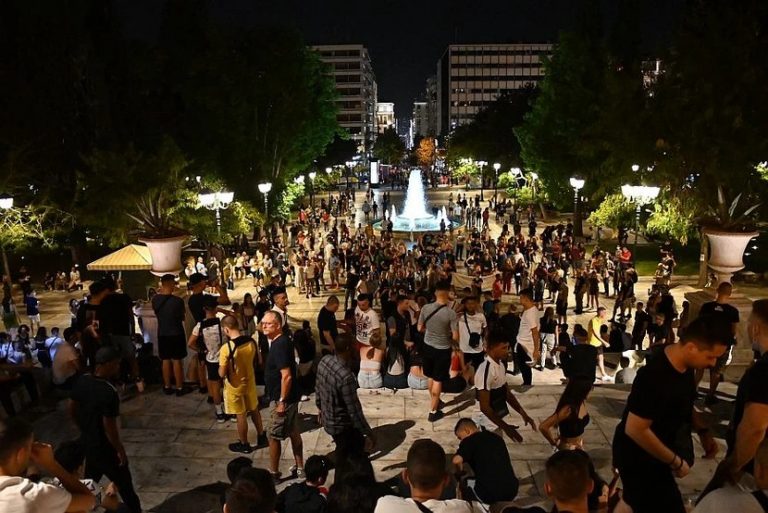 Ολοκληρώθηκε η συγκέντρωση κατά του υποχρεωτικού εμβολιασμού στο κέντρο της Αθήνας