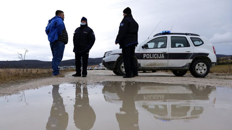 Άνδρας φέρεται να σκότωσε τα τρία παιδιά του και κατόπιν να επιχείρησε να αυτοκτονήσει