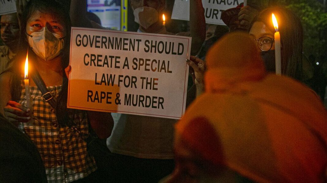 Συγκλονίζει την Ινδία ο βάναυσος βιασμός και θάνατος 34χρονης – Ξύπνησε μνήμες 2012