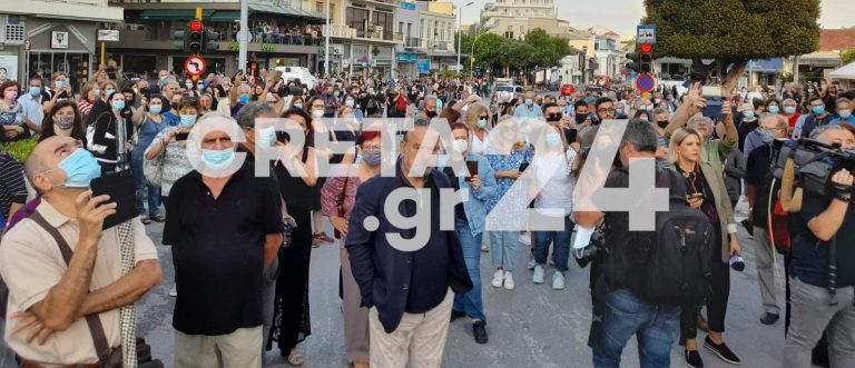 Πολιτικοί και καλλιτέχνες αποχαιρετούν τον Μίκη Θεοδωράκη στο CRETA