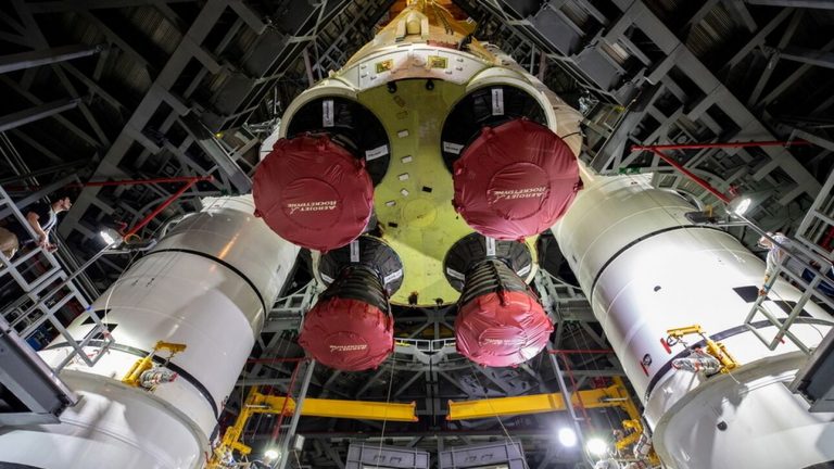 NASA: Για το νότιο πόλο της Σελήνης θα αναχωρήσει το ρόβερ Viper, σε αναζήτηση νερού