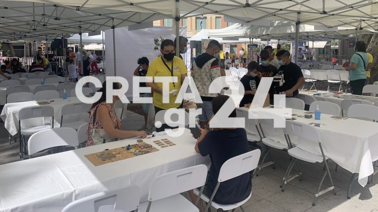 Επιτραπέζια παιχνίδια για μικρούς και… μεγάλους στην Πλατεία Ελευθερίας (εικόνες)