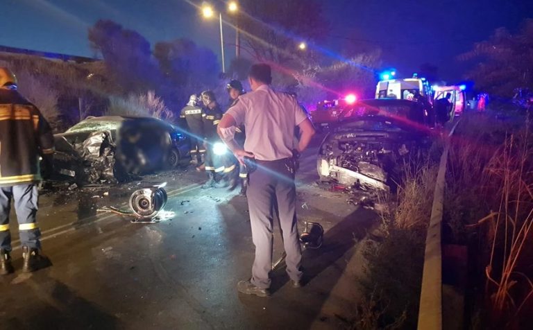 Σοβαρό τροχαίο: Σοκάρουν οι εικόνες από τα διαλυμένα αυτοκίνητα