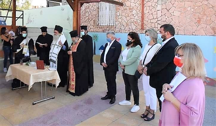 Νέα σχολική χρονιά με ευχές και παρουσία της Περιφέρειας Κρήτης στους αγιασμούς των σχολείων