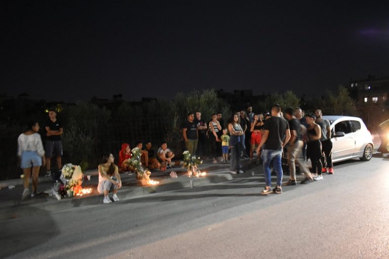 Σπαρακτικό αντίο στο Ηράκλειο: Με ριζίτικα και μαντινάδες αποχαιρέτησαν τον Ματθαίο και τον Έρντι