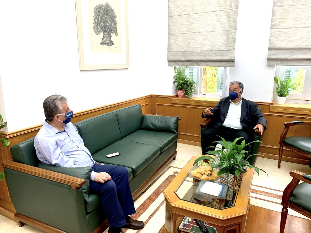 Συνάντηση Περιφερειάρχη Κρήτης με τον βουλευτή Ηρακλείου Γ. Λογιάδη