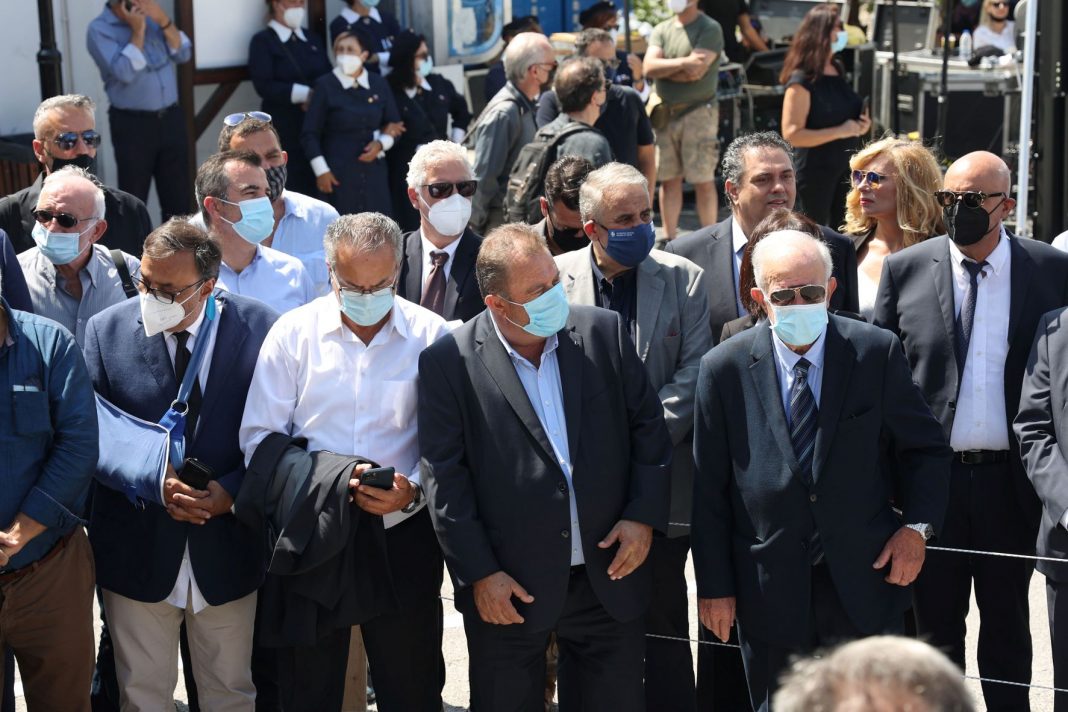 Αντιπροσωπεία του Δήμου Ηρακλείου στην κηδεία του Μίκη Θεοδωράκη