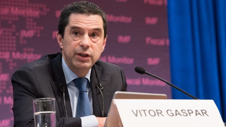 ΔΝΤ για Ελλάδα: Πρωτογενές έλλειμμα 7,3% του ΑΕΠ το 2021, δημόσιο χρέος 206,7%