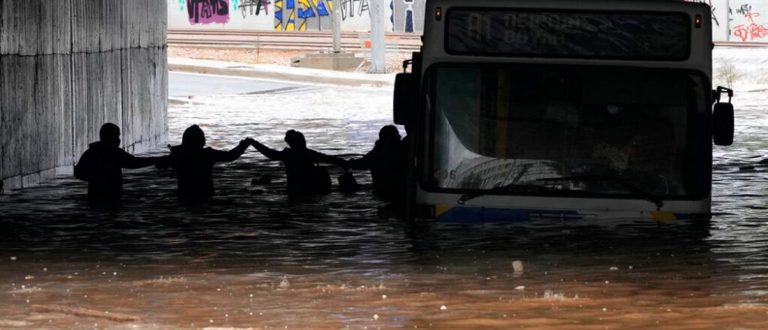 «Μπάλλος»: «Ο χορός του Ζαλόγγου» στης «Άρτας τα γιοφύρια»