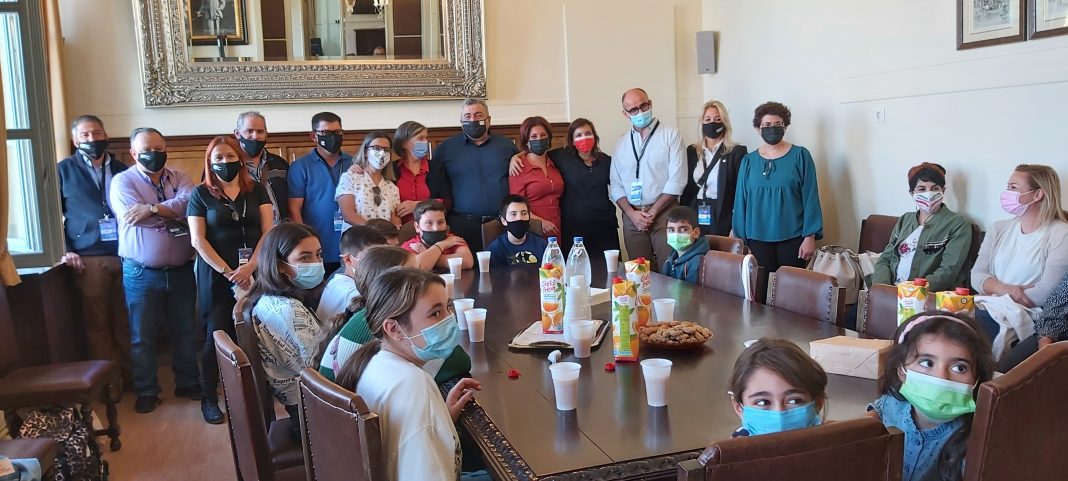 Στο αντιπεριφερειάρχη Χανίων μαθητές, γονείς και δάσκαλοι από την Κύπρο