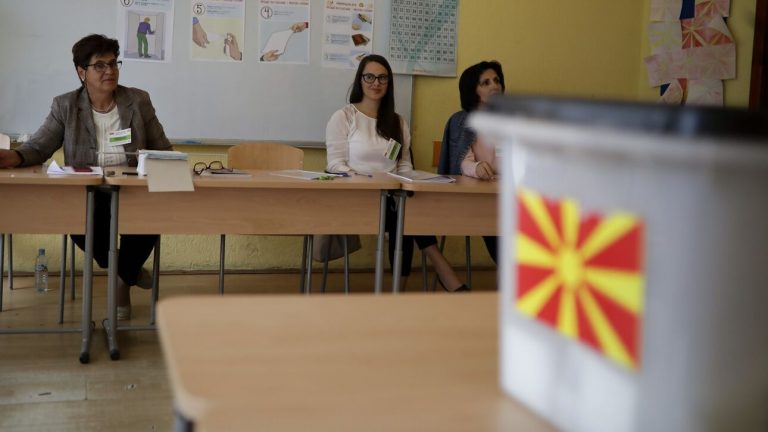 Βόρεια Μακεδονία: Κρίσιμος o δεύτερος γύρος των δημοτικών εκλογών