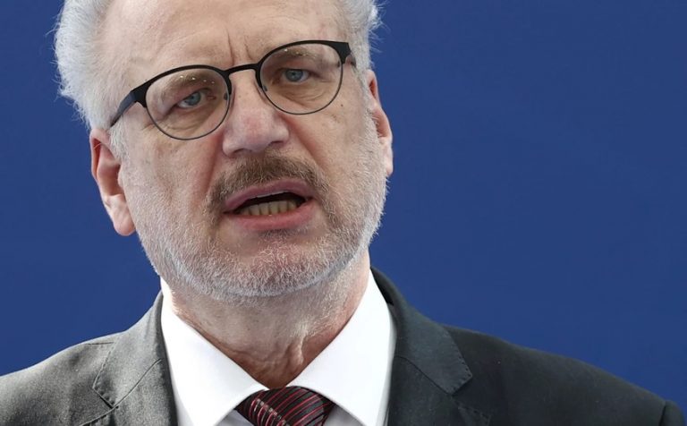 Θετικός στον κορωνοϊό ο πρόεδρος της Λετονίας Έγκιλς Λέβιτς