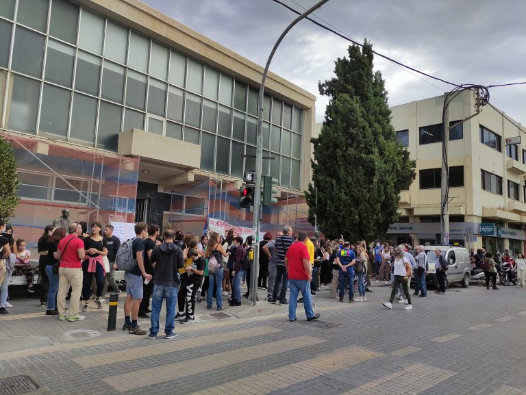 Κρήτη: Μεγάλη η συμμετοχή των εκπαιδευτικών στη διαδήλωση ενάντια στην αξιολόγηση (εικόνες)