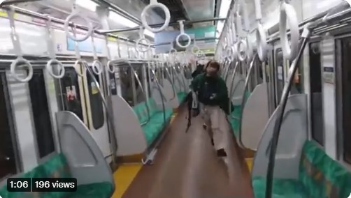 Ιαπωνία – Ντυμένος «Τζόκερ» ο δράστης της επίθεσης στο τρένο