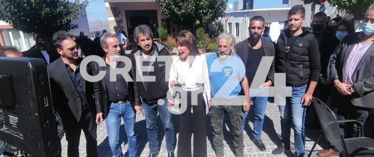 Η υφάντρια από τα Ανώγεια που «κέρδισε» την Γιάννα Αγγελοπούλου – Δασκαλάκη