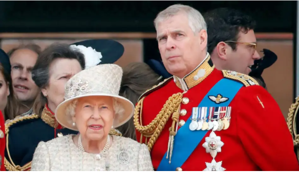 «Μαύρο πρόβατο» για το παλάτι ο πρίγκιπας Άντριου:Τα αδέλφια του και ο Ουίλιαμ τον αποκλείουν από τα βασιλικά καθήκοντα