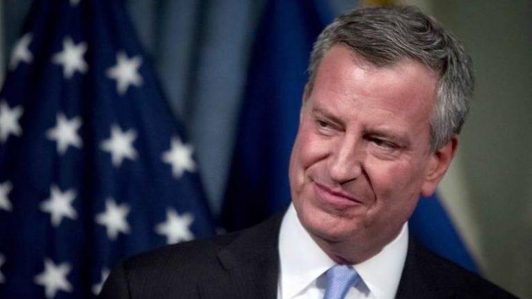 Κορωνοϊός – ΗΠΑ: Υποχρεωτικός εμβολιασμός για τους δημοτικούς υπαλλήλους στη Νέα Υόρκη