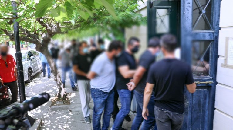 Δολοφονία Κορφιάτη στη Ζάκυνθο: Ταυτοποιήθηκαν πέντε άτομα