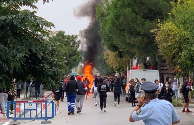 Αναβλήθηκε η δίκη για τους τρεις συλληφθέντες στα επεισόδια του ΕΠΑΛ Ευόσμου