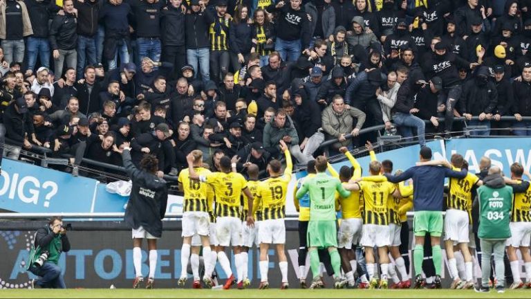 Σοκ στην Ολλανδία – Κατέρρευσε εξέδρα στο Φίτεσε – Ναϊμέγκεν