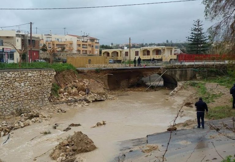 Δημοπρατείται άμεσα η κατασκευή της νέας γέφυρας Σταυρωμένου