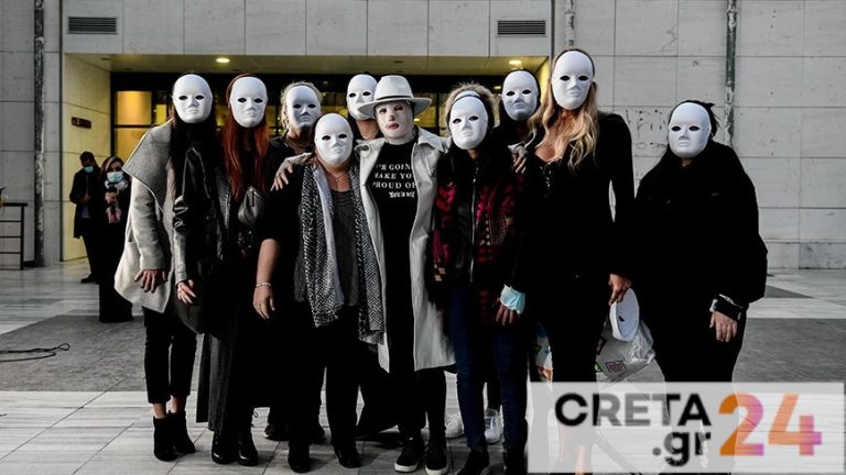 Επίθεση με βιτριόλι: Φίλες της Ιωάννας φόρεσαν μάσκες – «Να βρουν ελπίδα στο πρόσωπό μου όλα τα θύματα βίας»