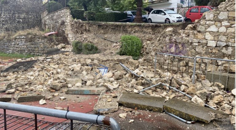 Κραυγή απόγνωσης από κάτοικο της Κέρκυρας – «Χάθηκε το σπίτι μου, χάνω την καρκινοπαθή αδελφή μου»