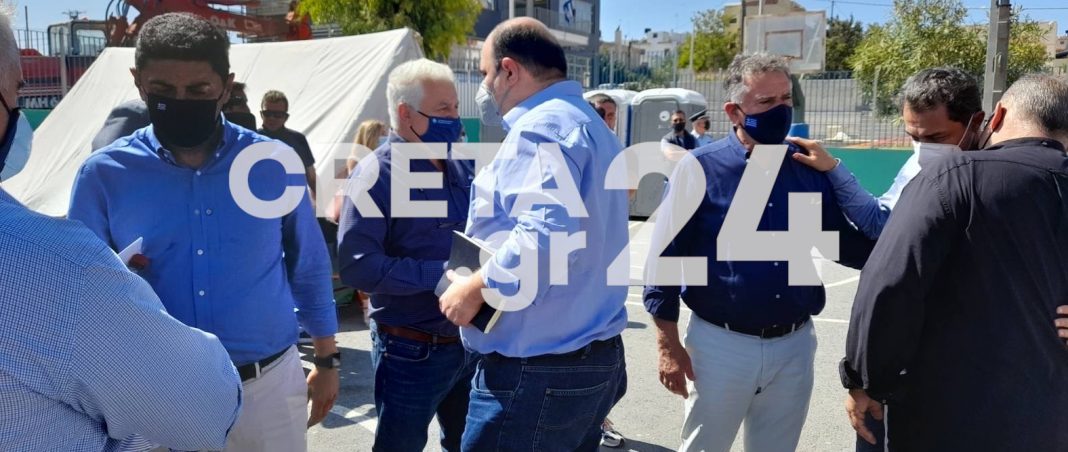 Ηράκλειο: Στις σεισμόπληκτες περιοχές ξανά κυβερνητικό κλιμάκιο (εικόνες)