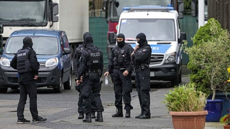 Συναγερμός για ένα ψεύτικο όπλο από Lego που κρατούσε 15χρονος