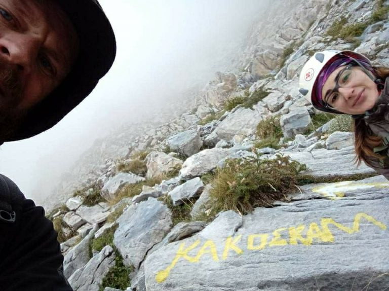 Kρεοπώλης έφτασε μέχρι τον Όλυμπο για να κάνει… πρόταση γάμου