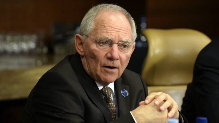 Σόιμπλε: Η «αποκαθήλωση» από την εξουσία – Απλός βουλευτής μετά από 16 χρόνια κυριαρχίας