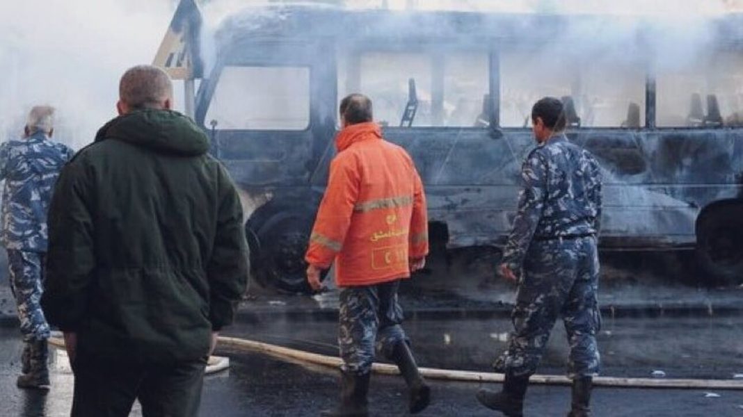 Συρία: Έκρηξη σε στρατιωτικό λεωφορείο στη Δαμασκό – Δεκατρείς νεκροί
