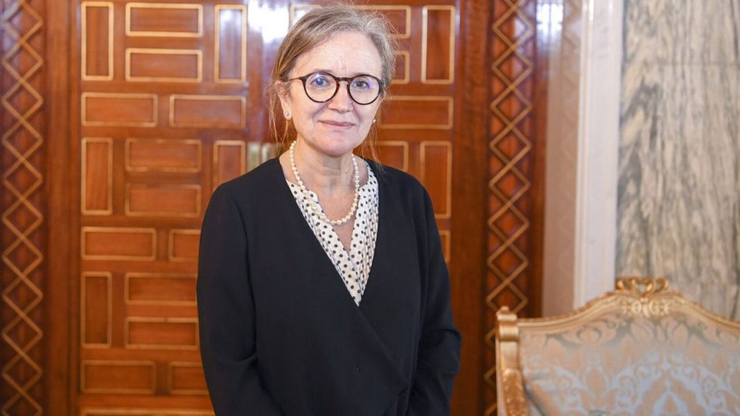 Τυνησία: Ορκίστηκε η νέα κυβέρνηση της χώρας – Για πρώτη φορά γυναίκα πρωθυπουργός