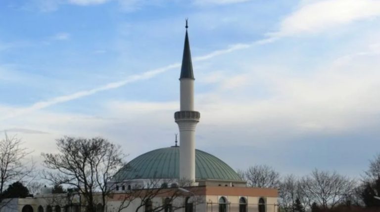 Τα τζαμιά της Κολωνίας θα μεταδίδουν επίσημα την προσευχή της Παρασκευής μέσω μεγαφώνων