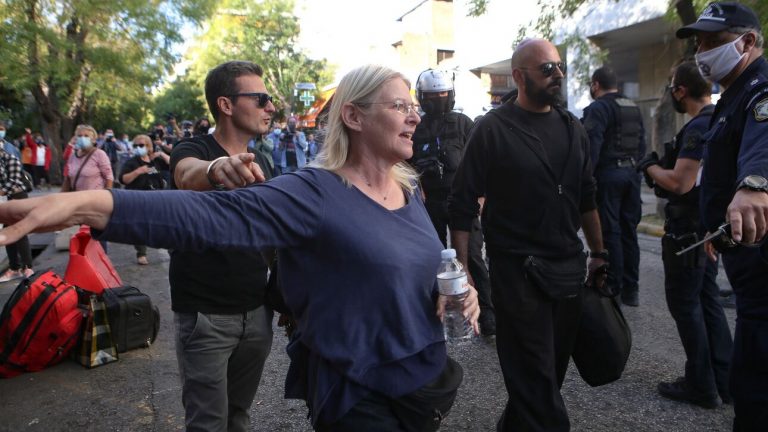 Εμπρηστική επίθεση στο αυτοκίνητο της συζύγου του Νίκου Μιχαλολιάκου