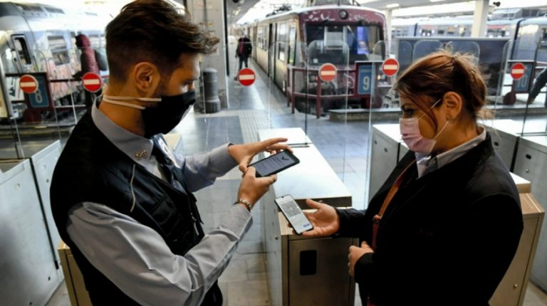 Ιταλία: Σε ισχύ από σήμερα το «πράσινο πάσο εμβολιασμού» για όλους τους εργαζόμενους