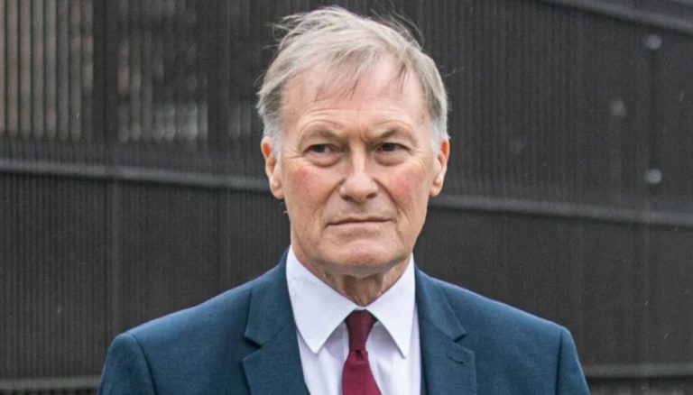 Βρετανία: Πέθανε ο βουλευτής των Συντηρητικών που δέχθηκε επίθεση με μαχαίρι έξω από εκκλησία