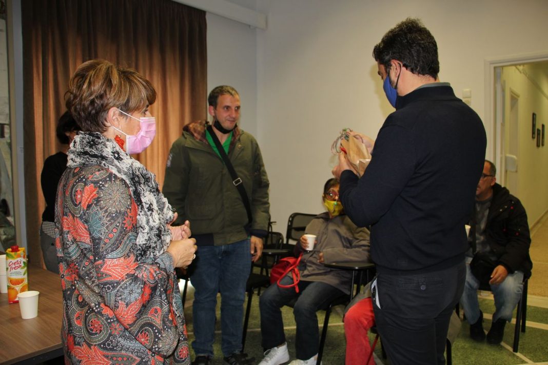 Το πρώτο δώρο των Χριστουγέννων στον Δήμαρχο Χανίων