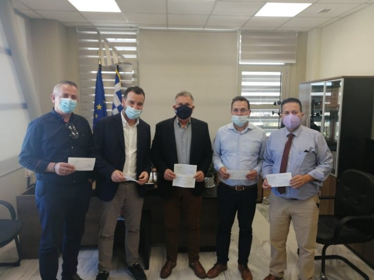 Οικονομική ενίσχυση για τα σχολεία του δήμου Μινώα από τον Σύλλογο Εργαζομένων Παγκρήτιας Τράπεζας