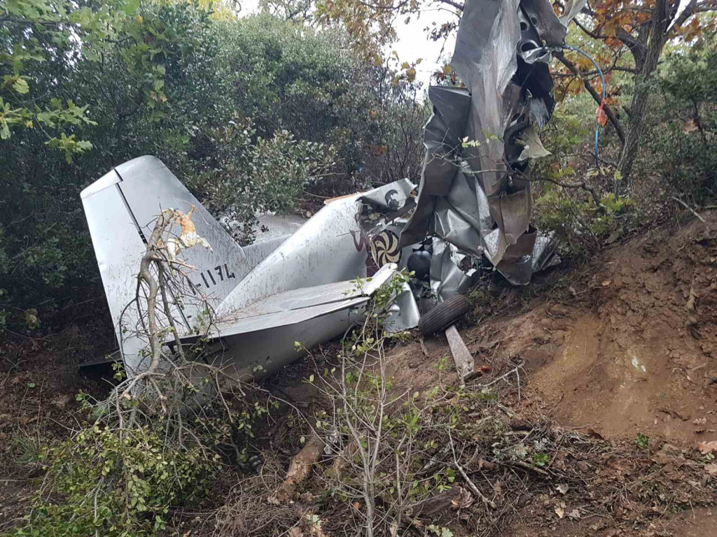 Οι πρώτες εικόνες από τα συντρίμμια του μονοκινητήριου αεροσκάφους