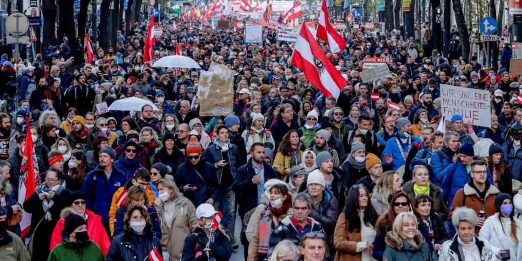 Αυστρία: Πάνω από 38.000 διαδηλωτές κατά των μέτρων – «Συγγνώμη» από τον Καγκελάριο προς τους εμβολιασμένους