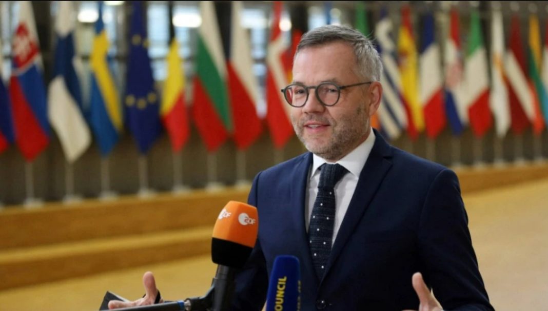 Brexit: «Ελάτε στα συγκαλά σας!» λέει το Βερολίνο στο Λονδίνο
