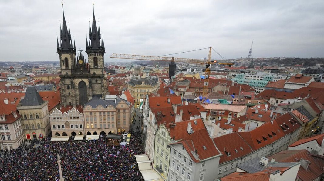 Κορωνοϊός – Τσεχία: Κλείνει τις χριστουγεννιάτικες αγορές υπό την πίεση της πανδημίας