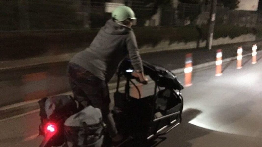 Ετοιμόγεννη βουλευτής στη Νέα Ζηλανδία πήγε στο μαιευτήριο με το ποδήλατο – Γέννησε μία ώρα μετά