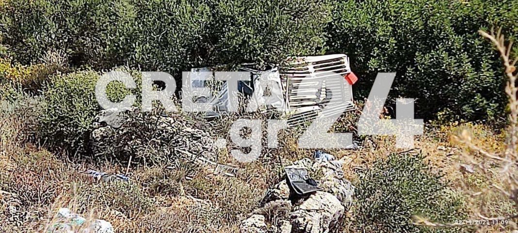 Κρήτη: Νεκρός ο οδηγός του αυτοκινήτου που έπεσε σε γκρεμό (εικόνες)