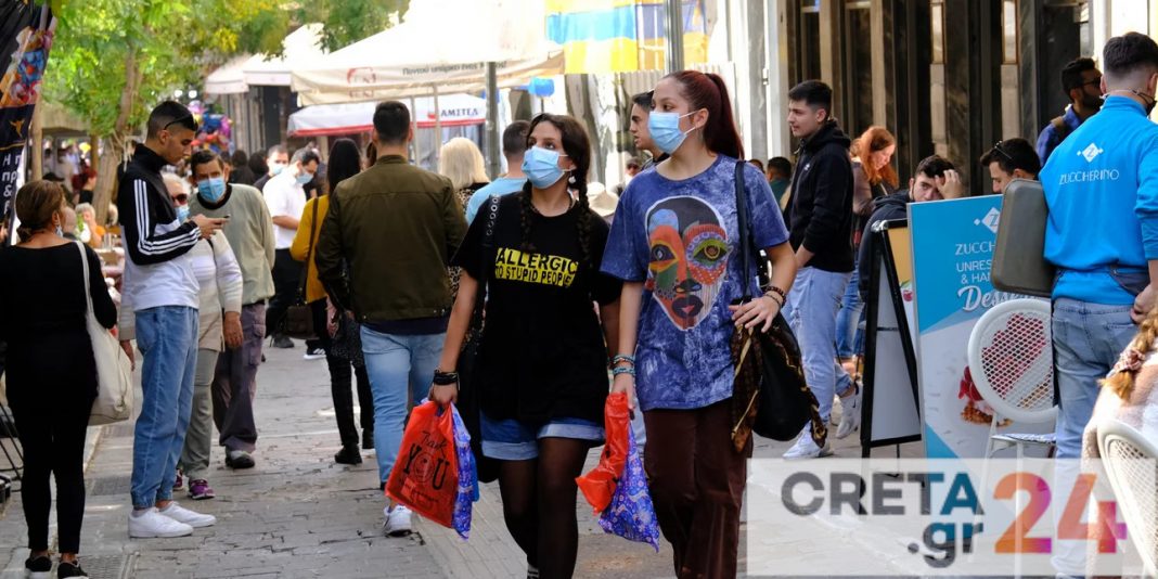 Κορωνοϊός: Ευάλωτοι οι ανεμβολίαστοι και οι νέοι στην έξαρση της πανδημίας – Τα νούμερα σοκάρουν