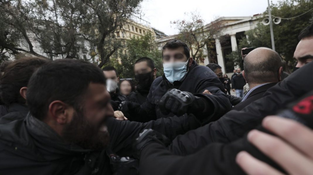 Ένταση στο Πολυτεχνείο: Επεισόδια και ξύλο μεταξύ φοιτητών